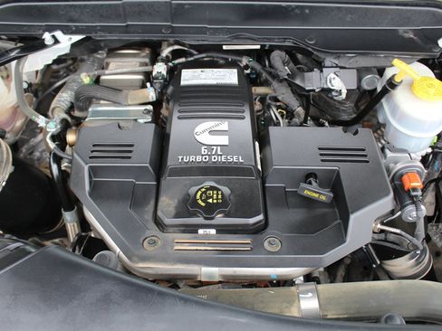 Used 2024 RAM 3500 Tradesman w/ Chrome Appearance Group AWD/4WD image 33