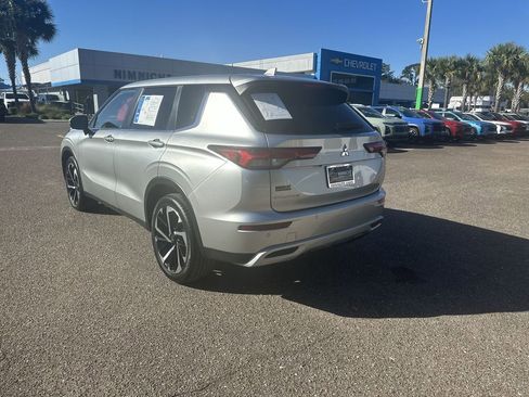 Used 2024 Mitsubishi Outlander SE image 14