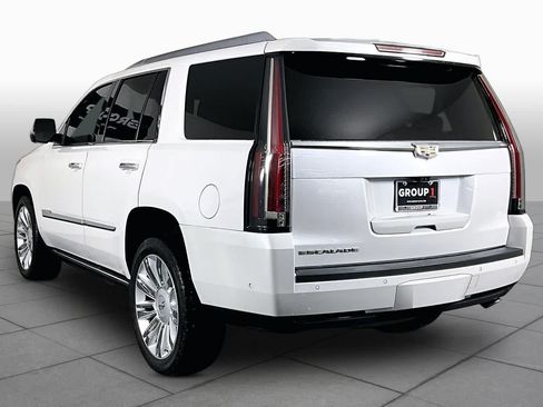 Used 2020 Cadillac Escalade Platinum RWD image 11