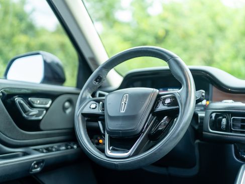 Used 2023 Lincoln Aviator Reserve w/ Jet Package RWD image 19
