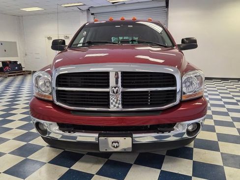 Used 2006 Dodge Ram 2500 Truck SLT w/ Light Group RWD image 2