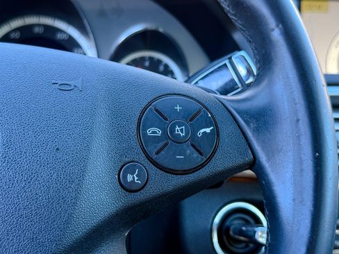 Used 2012 Mercedes-Benz E 350 4MATIC Sedan image 37