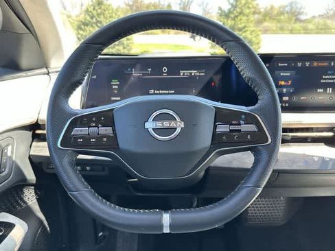 Used 2023 Nissan Ariya AWD image 7