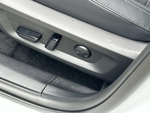 New 2026 Nissan Rogue SL AWD/4WD image 17