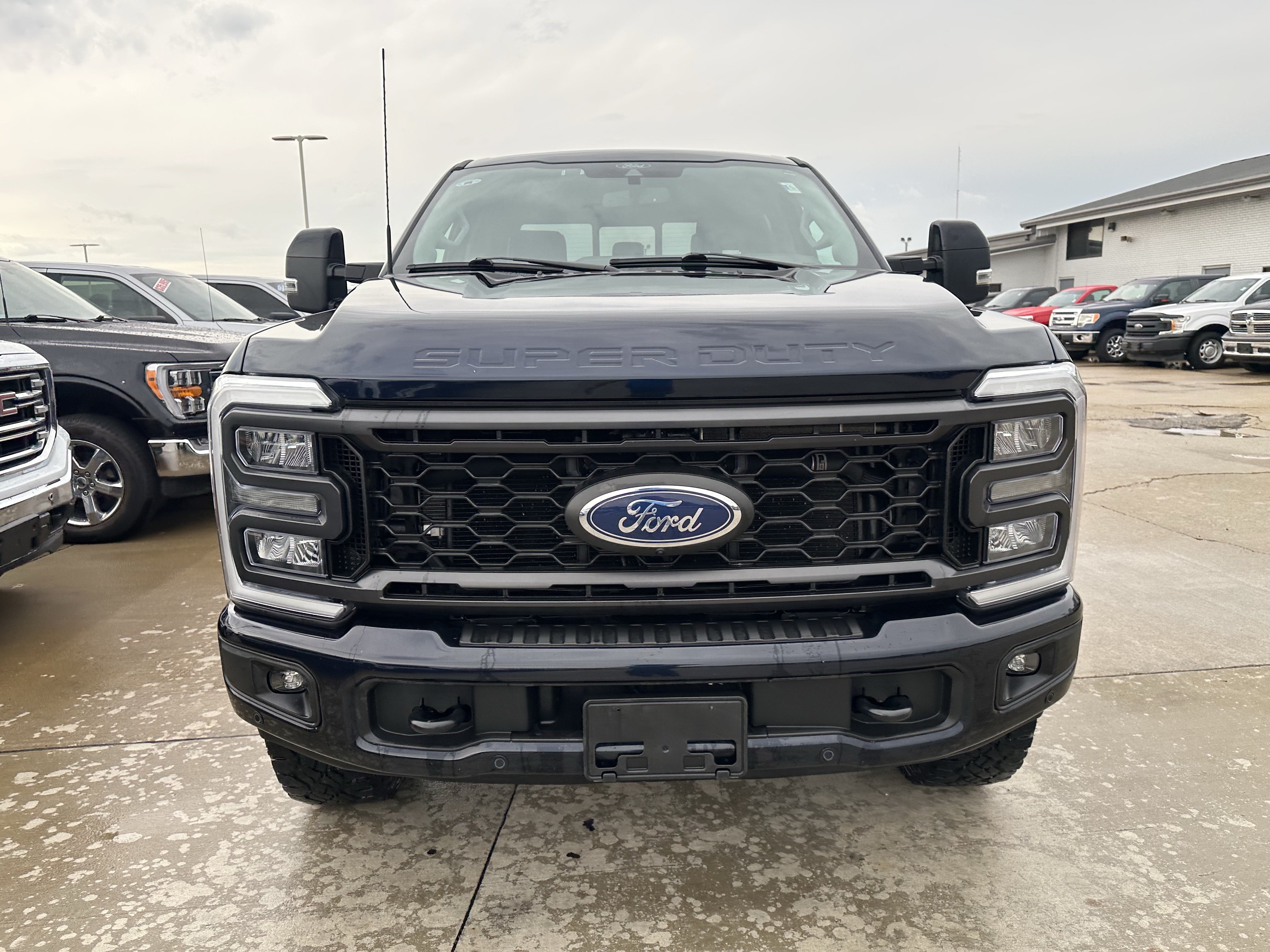 Used 2024 Ford F250 Lariat w/ Lariat Ultimate Package AWD/4WD image 2