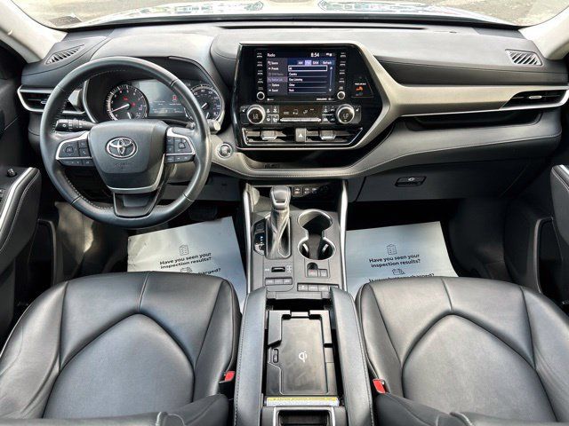 Used 2022 Toyota Highlander XLE AWD/4WD image 62