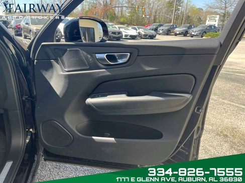 Used 2023 Volvo XC60 B5 Plus image 33