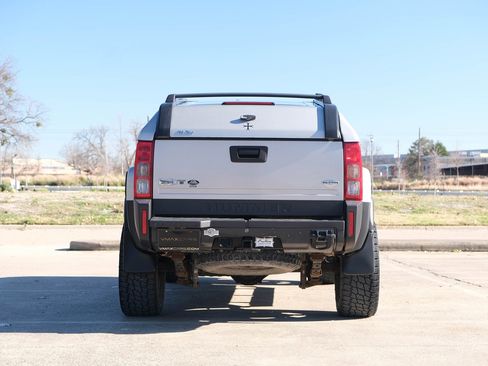 Used 2009 HUMMER H3T Alpha image 9