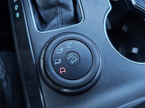 Used 2018 Ford Explorer XLT w/ Equipment Group 202A image 64