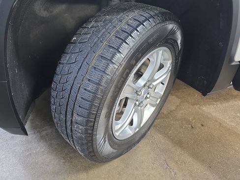 Used 2019 GMC Acadia SLE AWD/4WD image 29