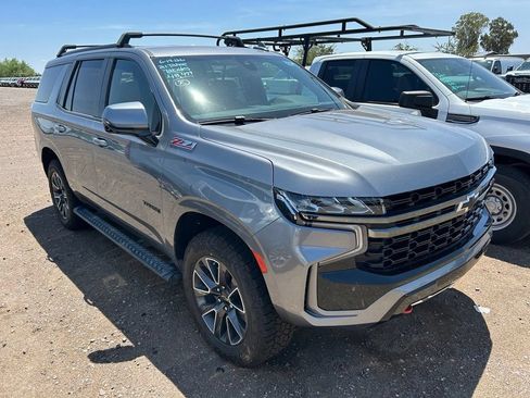 Used 2021 Chevrolet Tahoe Z71 w/ Luxury Package AWD/4WD image 3
