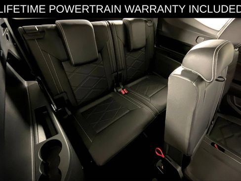 Used 2025 Volkswagen Atlas SE AWD/4WD image 38