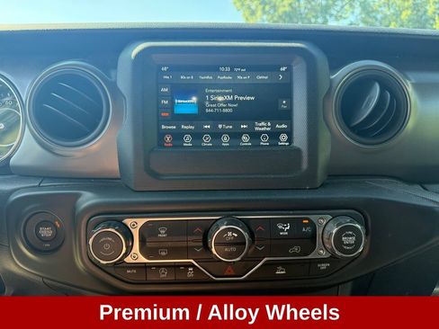 Used 2022 Jeep Gladiator Sport AWD/4WD image 17