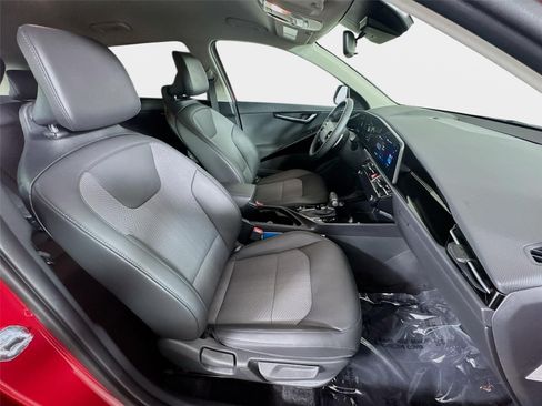 Certified 2025 Kia Niro EX FWD image 27