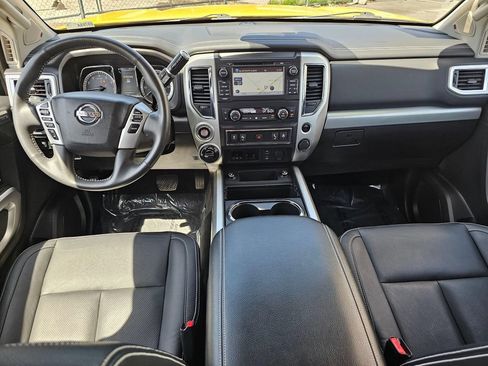 Used 2018 Nissan Titan PRO-4X w/ Pro-4x Convenience Package AWD/4WD image 20