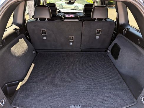 Used 2025 Jeep Grand Cherokee Summit AWD/4WD image 14