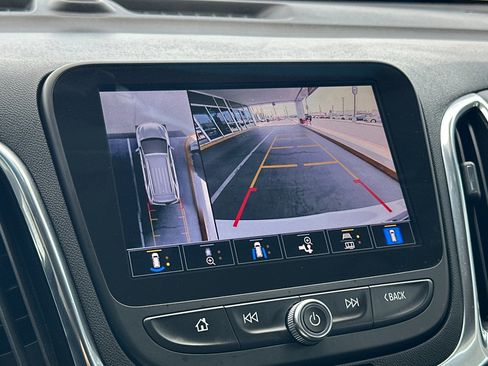Used 2024 Chevrolet Equinox LT FWD image 19