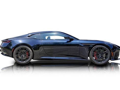 Used 2024 Aston Martin DB12 Coupe RWD image 2