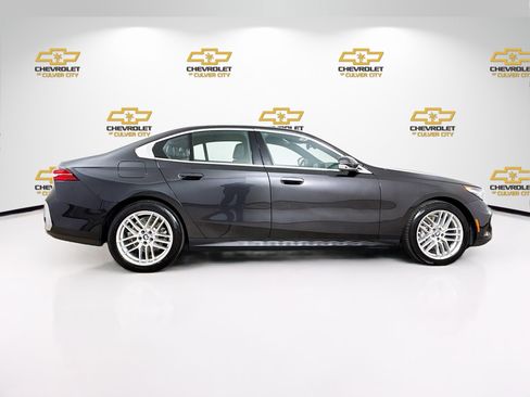 Used 2024 BMW 530i RWD image 9
