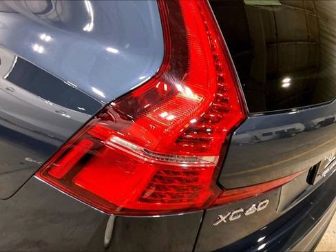 Certified 2025 Volvo XC60 B5 Plus image 31