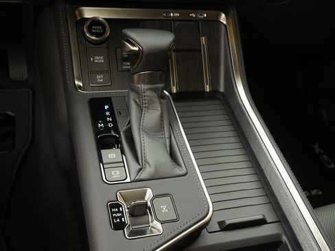 Used 2026 Lexus GX 550 image 17