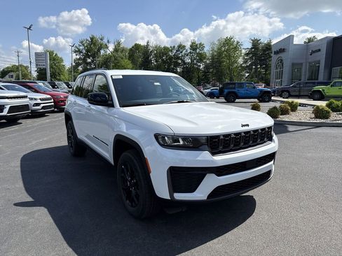 New 2026 Jeep Grand Cherokee Altitude AWD/4WD image 15