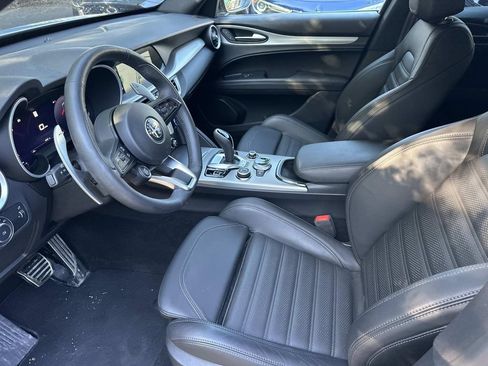 Used 2025 Alfa Romeo Stelvio Sprint w/ Veloce Package AWD/4WD image 16