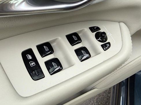 Used 2023 Volvo XC90 B5 Plus w/ Protection Package Premier image 15