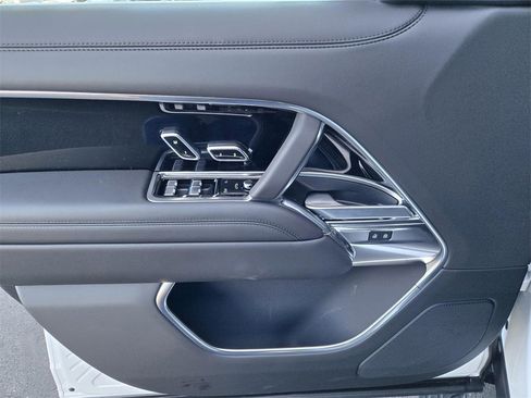 New 2026 Land Rover Range Rover SE image 10