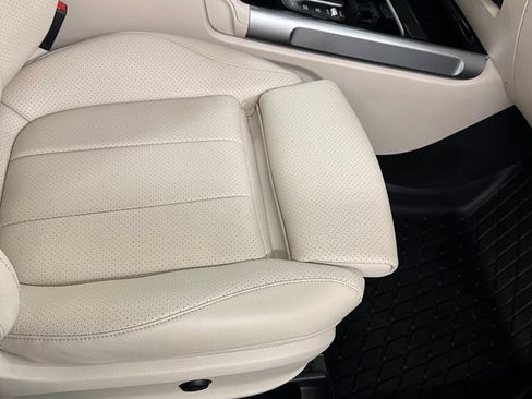 Used 2022 Mercedes-Benz GLB 250 4MATIC image 38