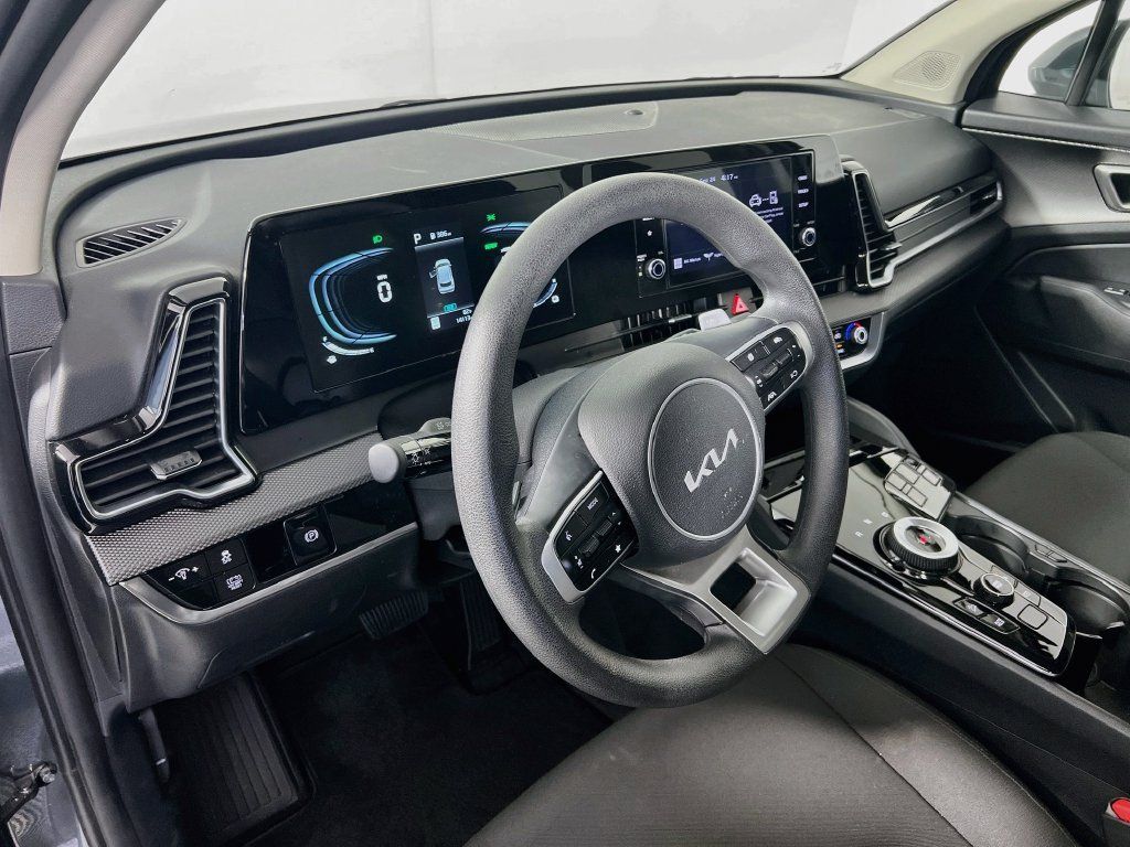 Certified 2025 Kia Sportage LX FWD image 7