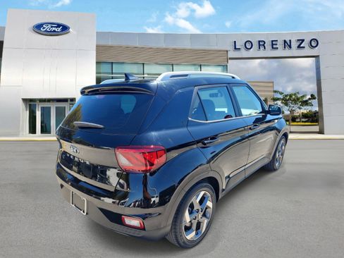 Used 2022 Hyundai Venue SEL image 5