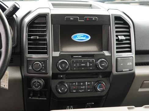 Used 2018 Ford F150 XLT w/ Equipment Group 302A Luxury AWD/4WD image 22