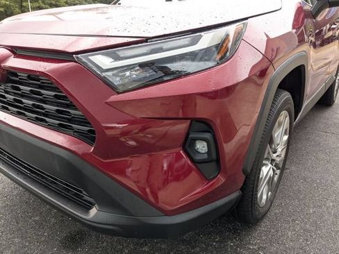 Used 2023 Toyota RAV4 XLE Premium FWD image 5