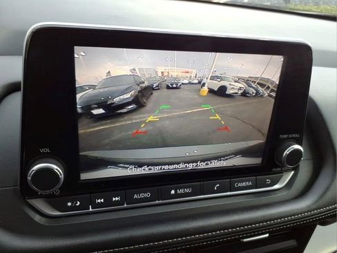 Certified 2025 Nissan Rogue SV AWD/4WD image 23