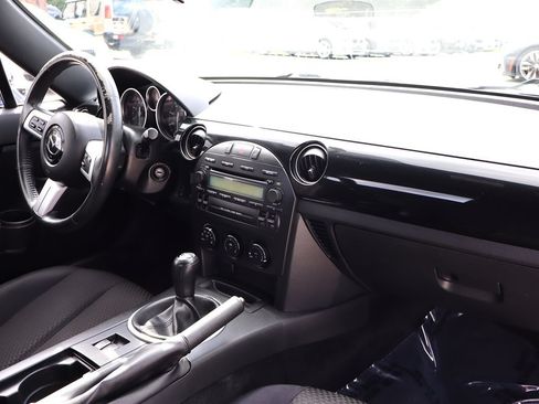 Used 2007 MAZDA MX-5 Miata Sport RWD image 25
