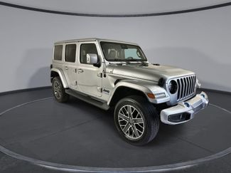 Used 2022 Jeep Wrangler Unlimited Sahara AWD/4WD video 2