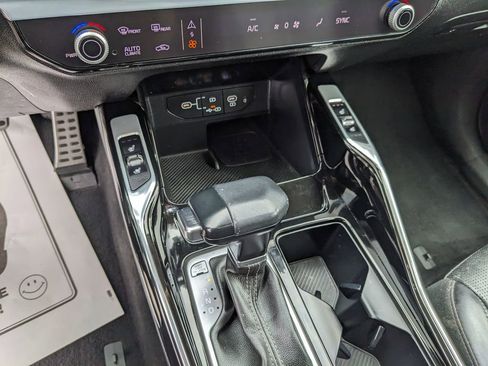 Certified 2024 Kia Sorento SX image 28