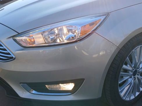 Used 2017 Ford Focus Titanium image 29