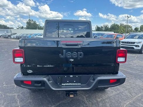 Used 2022 Jeep Gladiator Sport AWD/4WD image 4