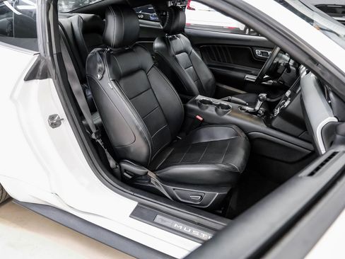 Used 2017 Ford Mustang Premium image 43