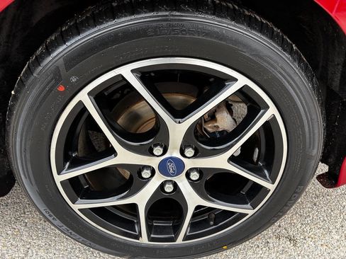 Used 2015 Ford Focus SE w/ SE Sport Package image 23