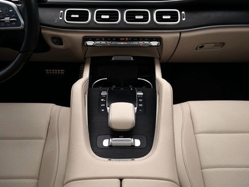 Used 2022 Mercedes-Benz GLS 450 4MATIC image 25