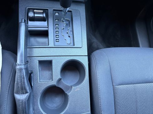 Used 2011 Jeep Liberty Sport image 32