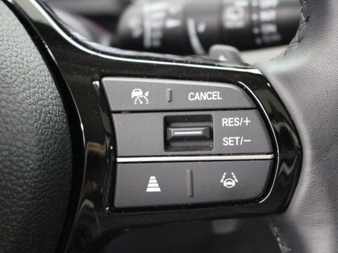 Used 2025 Honda Pilot Touring image 17