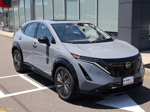 Certified 2023 Nissan Ariya FWD image 3