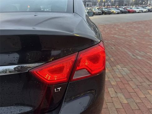 Used 2015 Chevrolet Impala LT image 11