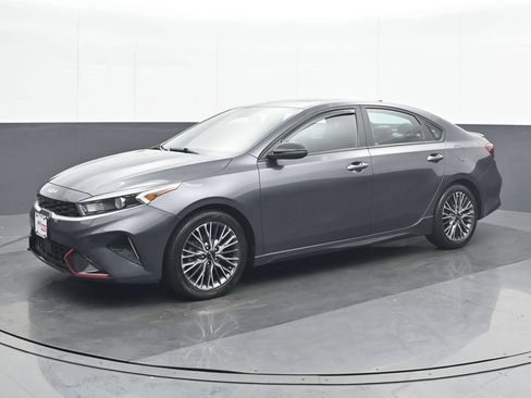 Used 2023 Kia Forte GT-Line w/ GT-Line Premium Package FWD image 2