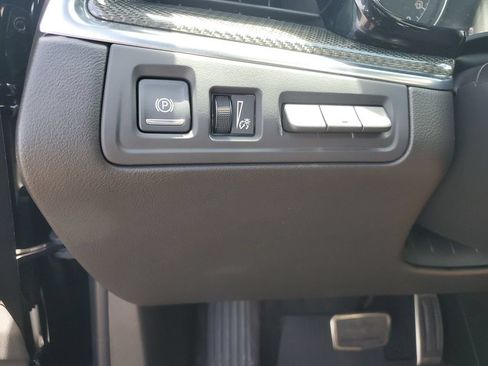 Certified 2022 Cadillac XT5 Sportv w/ Technology Package AWD/4WD image 18
