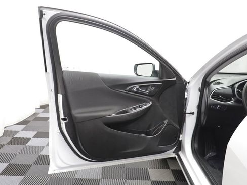 Used 2024 Chevrolet Malibu LT FWD image 4
